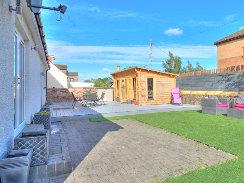 Buchanan Street, JOHNSTONE, 