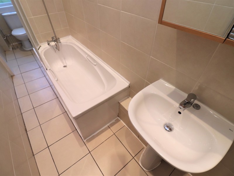 2/1, 914 Pollokshaws Road,   G41 2ET, GLASGOW