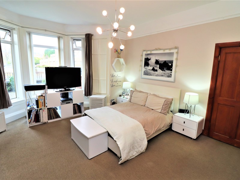 Victoria Road, KIRKCALDY, KY1 1DS