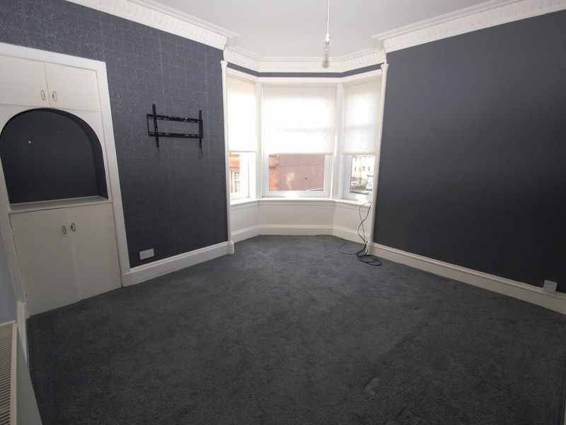 2/3, 56 Eastwood Avenue,  Shawlands G41 3NS, GLASGOW