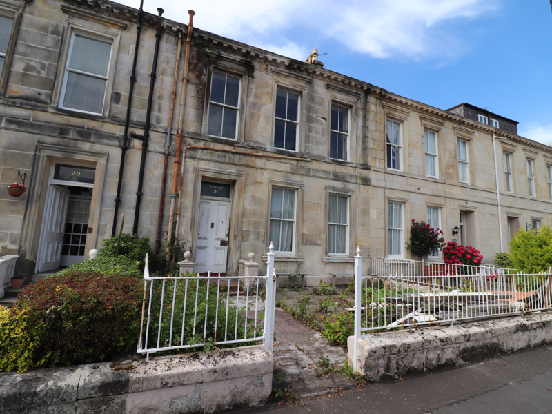 4 bedrooms in Eglinton Terrace, Ayr Brighton & Beck Property Estate