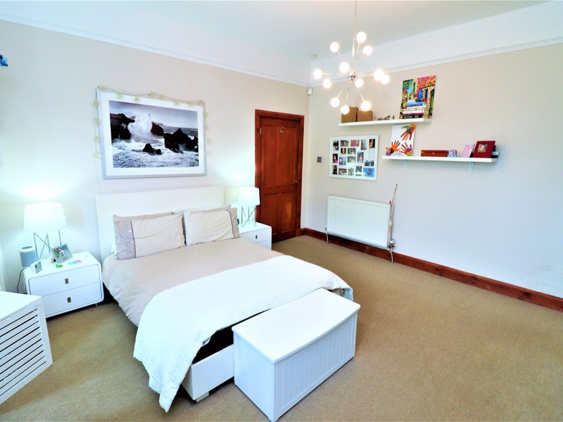 Victoria Road, KIRKCALDY, KY1 1DS