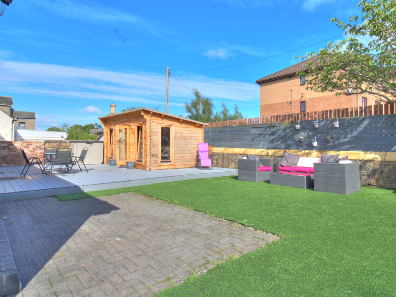Buchanan Street, JOHNSTONE, 