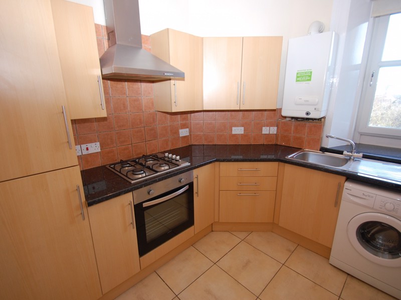 2/3, 56 Eastwood Avenue,  Shawlands G41 3NS, GLASGOW