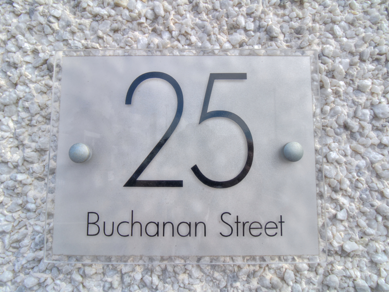 Buchanan Street, JOHNSTONE, 