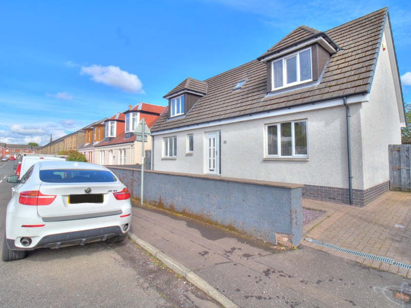 Buchanan Street, JOHNSTONE, 